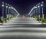 شاپرک‌های آگاهی؛ دانشجویان بامیان زیر نور چرا‌غ‌های خیابان‌ها کتاب می‌خوانند